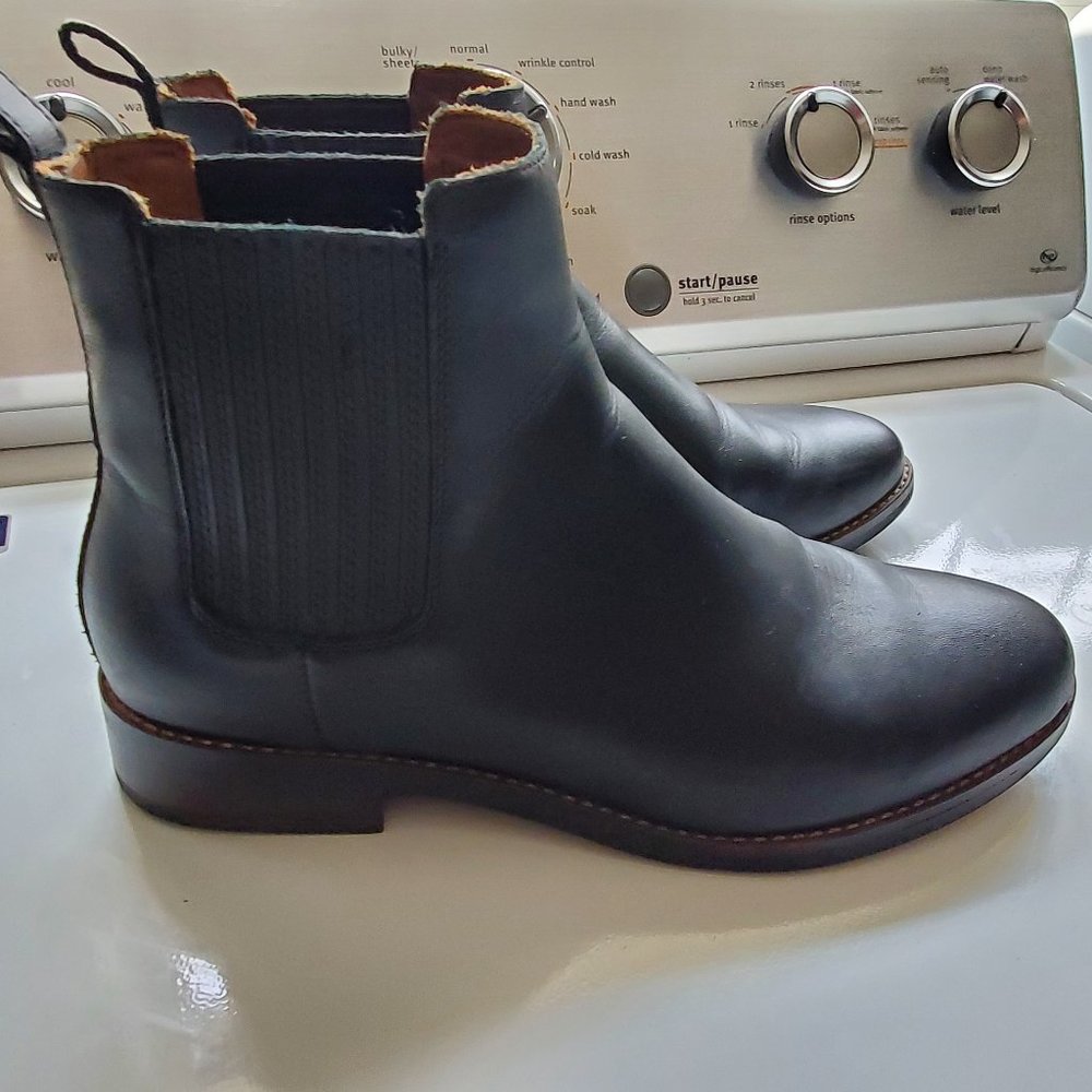 Thursday Dreamer Black Leather Chelsea Boot size 8.5 women’s